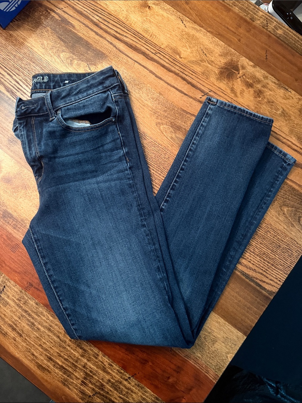 American Eagle Outfitters Women's Hi-Rise Straight Leg Jeans in Deep Indigo Wash